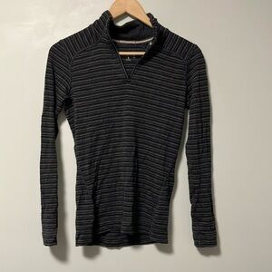 Smartwool 100 % merino wool Gray Striped Long Sleeve Layer Tee Top Sweater